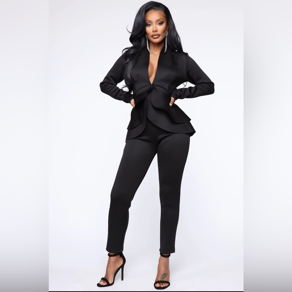 Fashion nova Penelope scuba matching set!